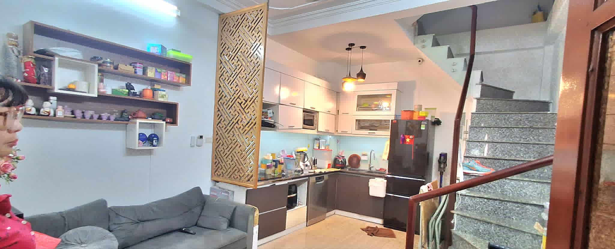 SIÊU PHẨM NHÀ HOÀN KIẾM GIÁP RANH BA ĐÌNH HAI BÀ TRƯNG DÂN XÂY FULL NỘI THẤT 4 TỶ 1